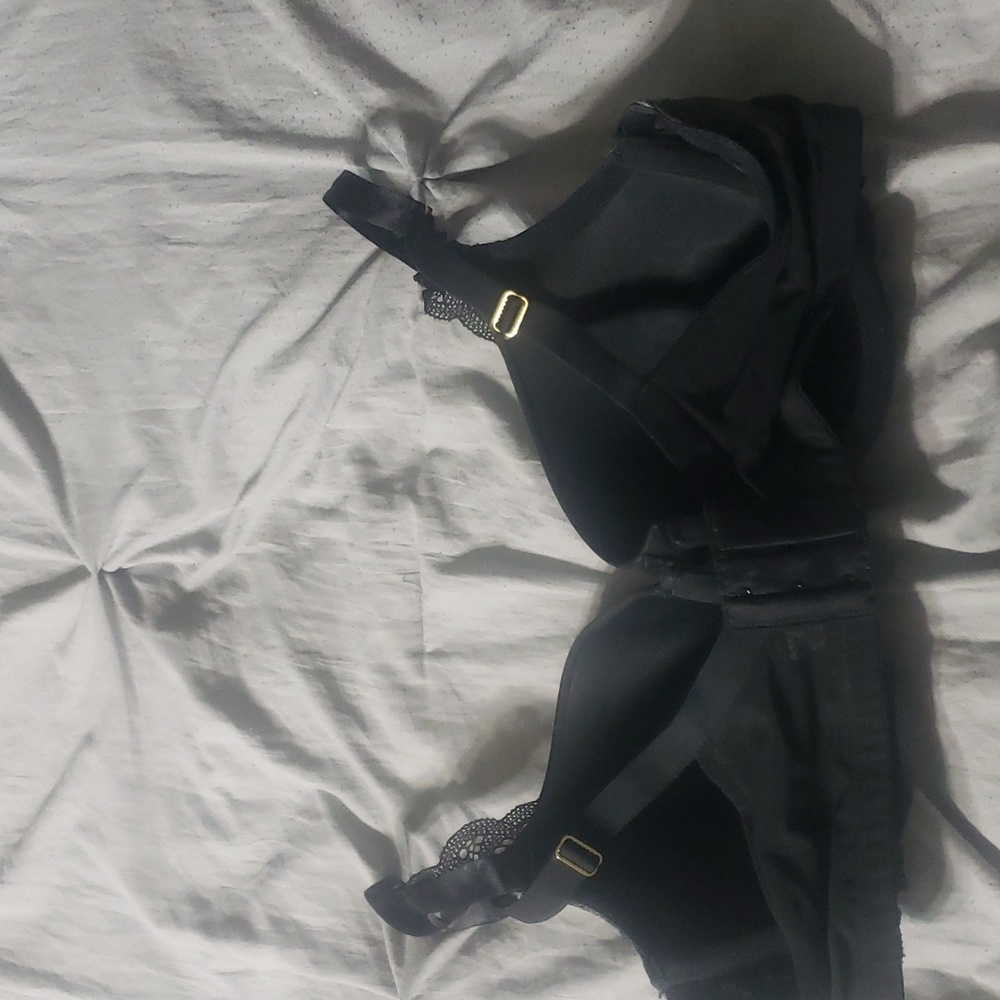 Intimate - Picture 2 of 2